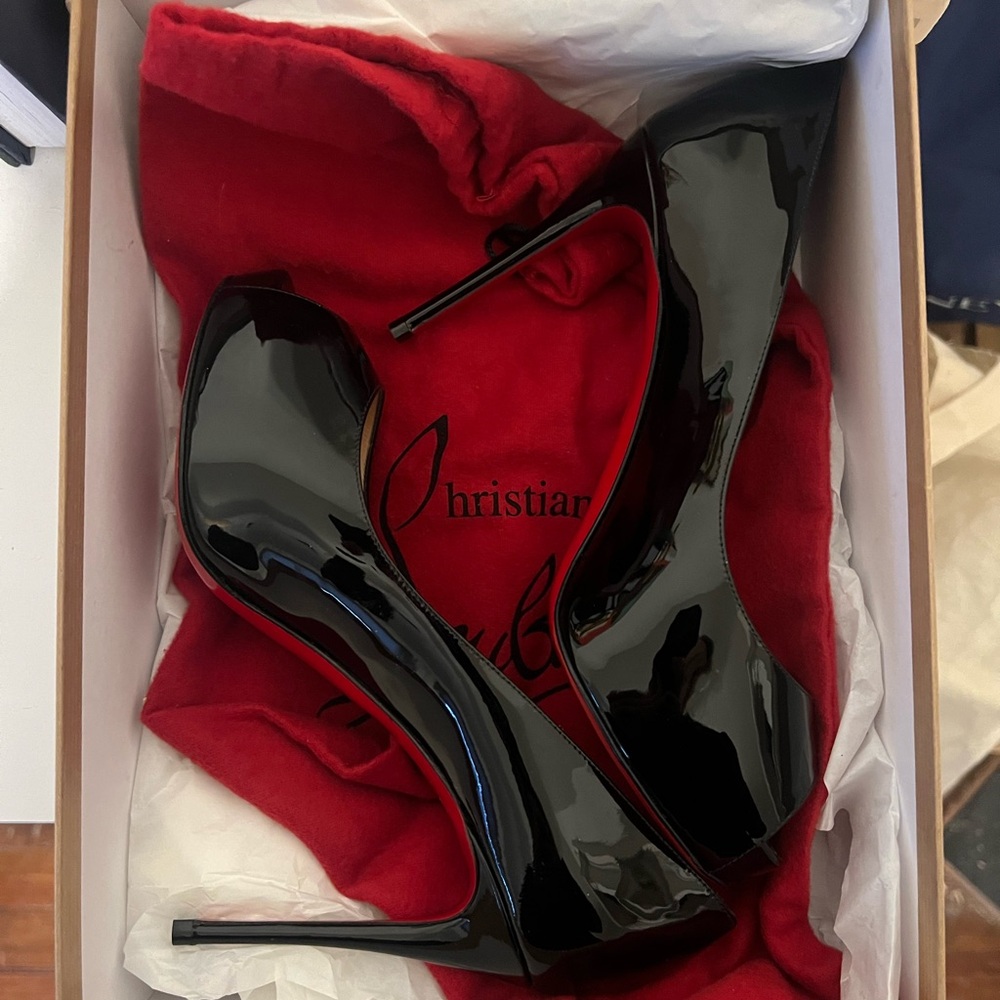 NEW IN BOX Christian Louboutin Black Patent Leather Red Bottom Open Toe Pumps!